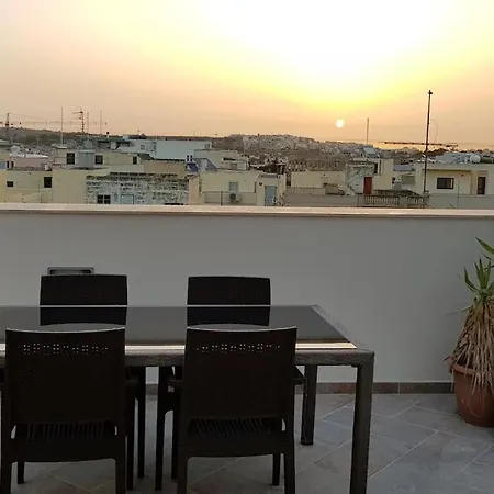 Stunning Penthouse. Fully A/c 95sqm One Bedroom Διαμέρισμα