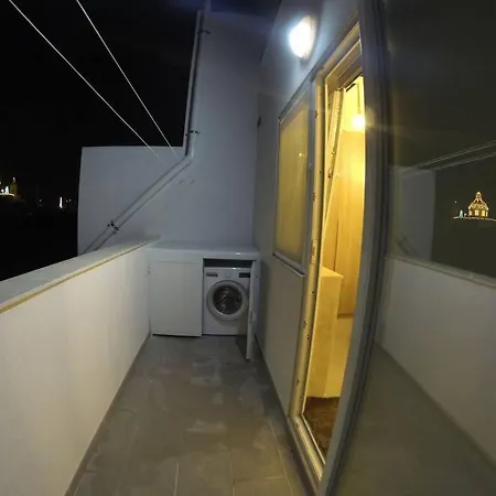 Stunning Penthouse. Fully A/c 95sqm One Bedroom Daire