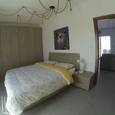 Stunning Penthouse. Fully A/c 95sqm One Bedroom