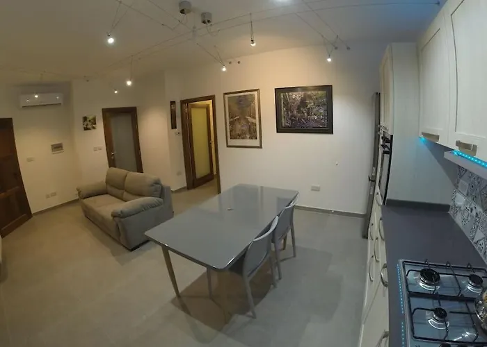 Stunning Penthouse. Fully A/c 95sqm One Bedroom Apartament Żejtun