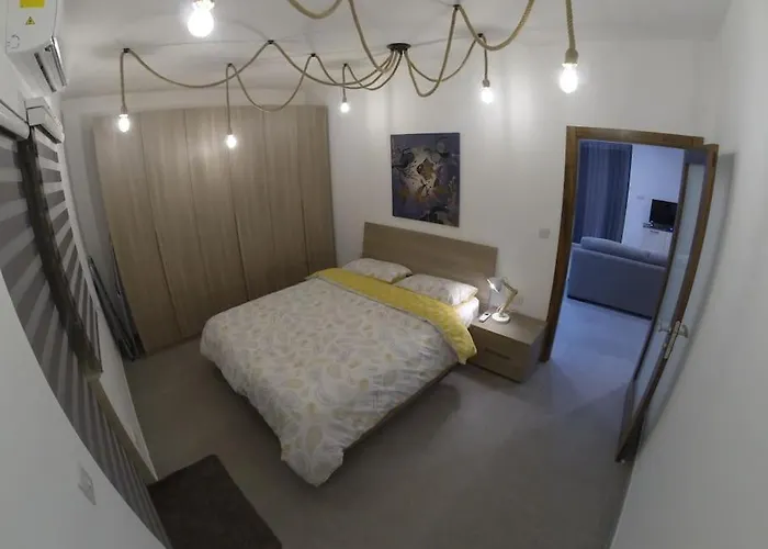 Apartament Stunning Penthouse. Fully A/c 95sqm One Bedroom