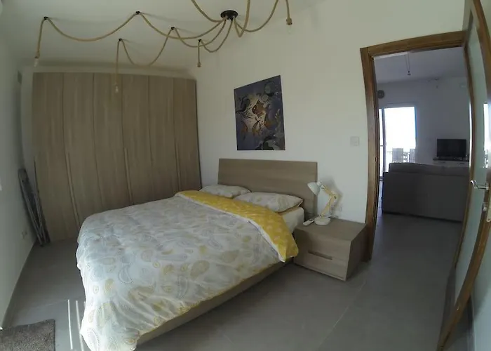 Stunning Penthouse. Fully A/c 95sqm One Bedroom